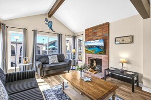 Smart-TV, Kamin, Computerbildschirme