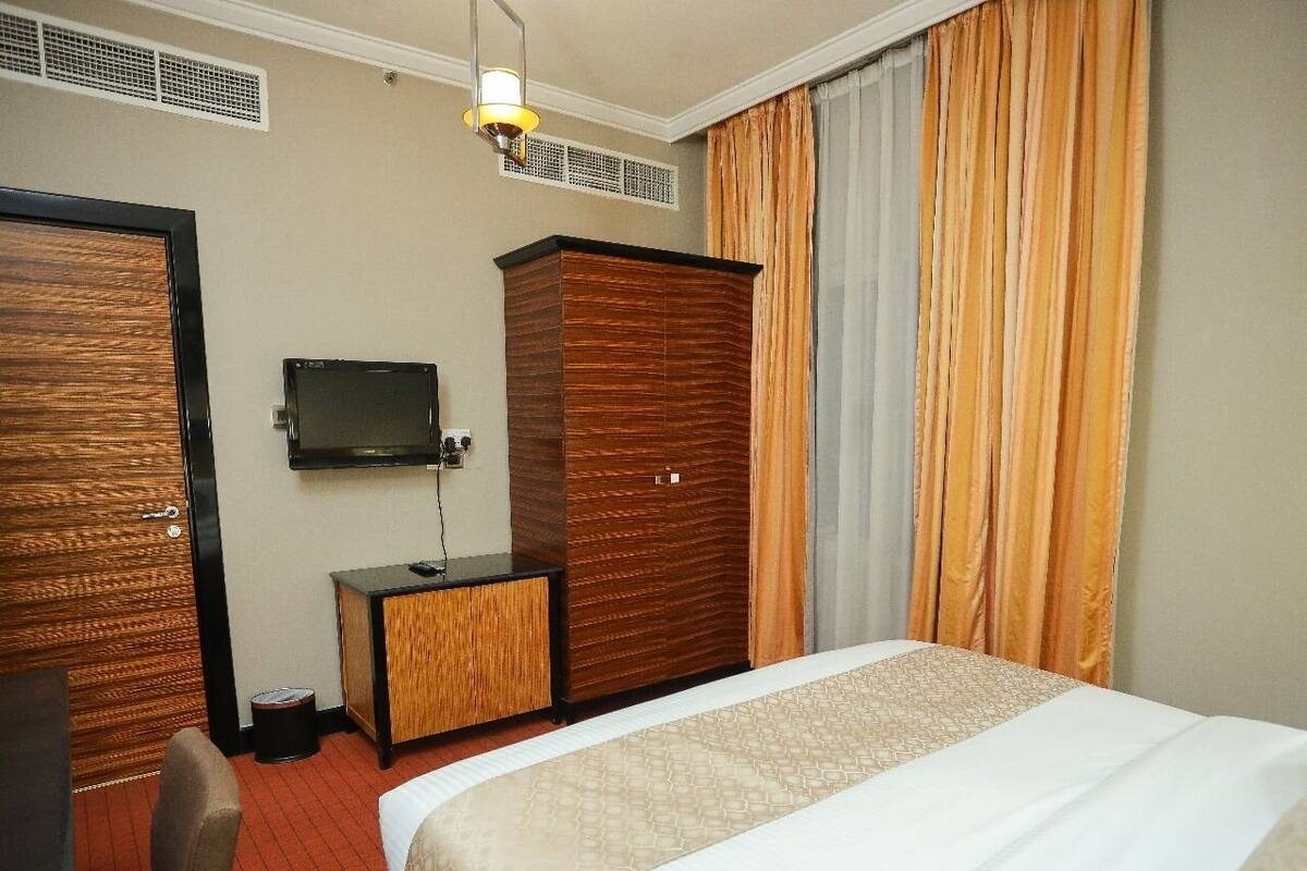 Suite Familiale, vue jardin | 1 chambre, bureau, espace de travail pour ordinateur portable