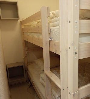 1 habitación, wifi y ropa de cama