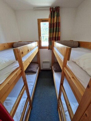 2 bedrooms, WiFi - 30m from ski slopes, 5th floor, view open, balcony, tv, ski locker, 55m², Valfréjus (Valfréjus)