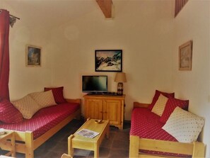 TV - Resort center, 4th floor, view open, balcony, tv, ski locker, 53m², Valfréjus (Valfréjus)