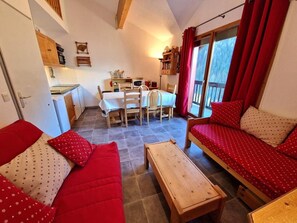 TV - Resort center, 4th floor, view open, balcony, tv, ski locker, 53m², Valfréjus (Valfréjus)