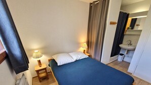 Unclassified image, 4 of 15, button - 30m from ski slopes, 3rd floor, view open, balcony, tv, ski locker, 42m², Valfréjus (Valfréjus)