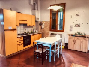 Private kitchen - SEDICIBIS Apartment, a historic mansion in the heart of Bologna (Bologna)