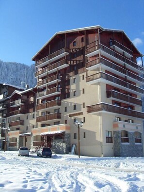 Exterior - Resort center, 3rd floor, balcony, tv, ski locker, 32m², Valfréjus (Valfréjus)