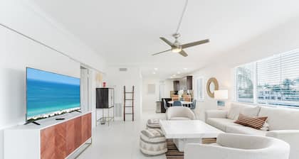 Serene Waterfront 2BR 2BA with Intracoastal Views, Pool, Balcony, Parking