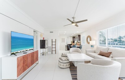 Serene Waterfront 2BR 2BA with Intracoastal Views, Pool, Balcony, Parking