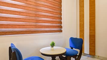 Deluxe Double Room | In-room dining