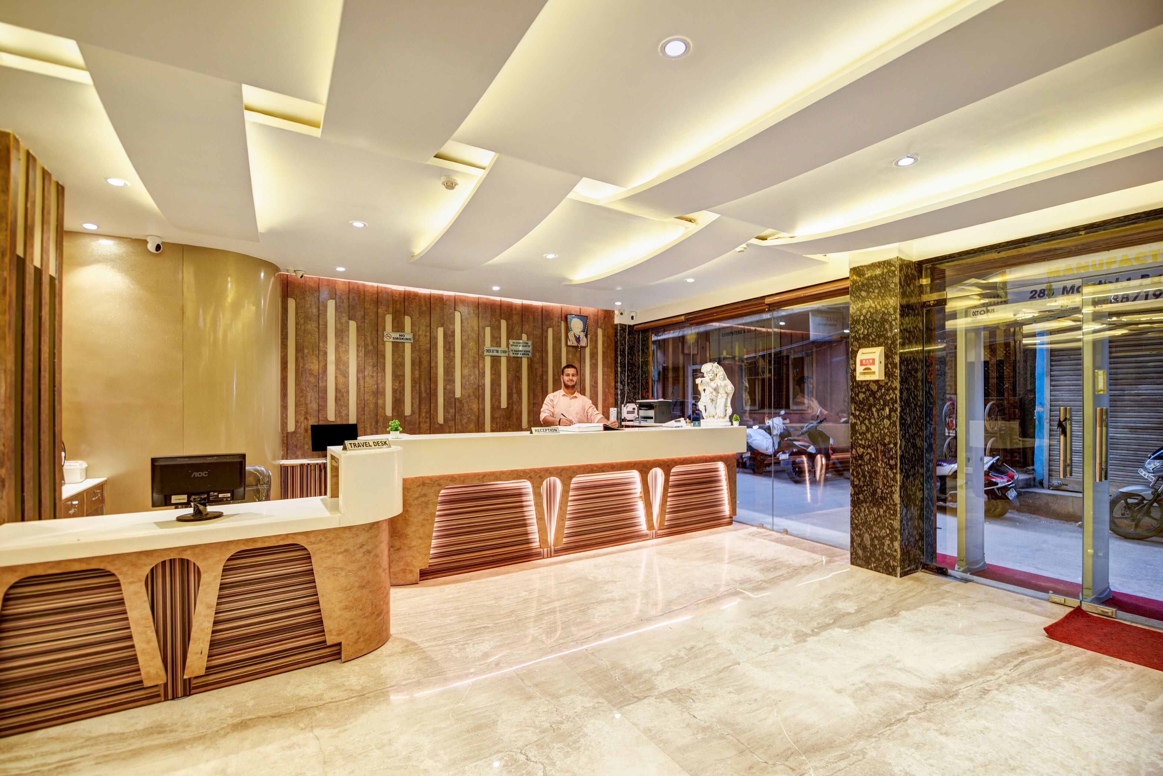 Foto - The York Legacy Hotel - 2 Minutes Walk From New Delhi Railway Station