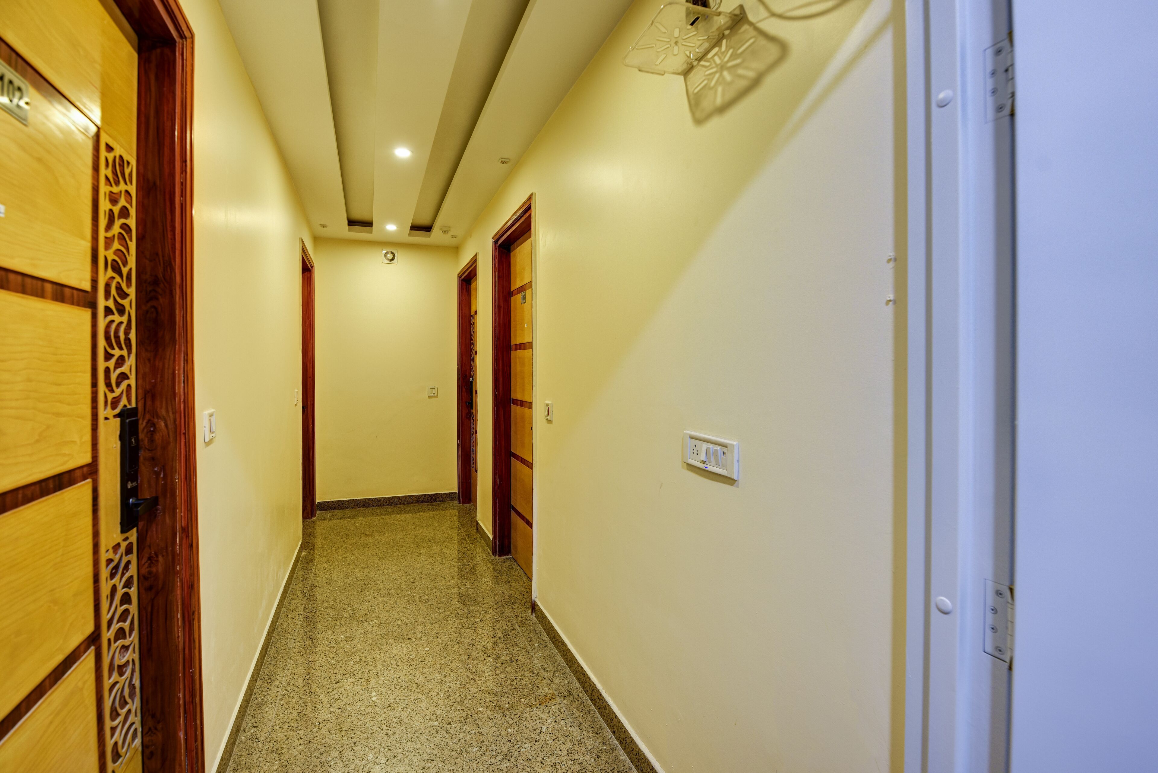 Foto - The York Legacy Hotel - 2 Minutes Walk From New Delhi Railway Station