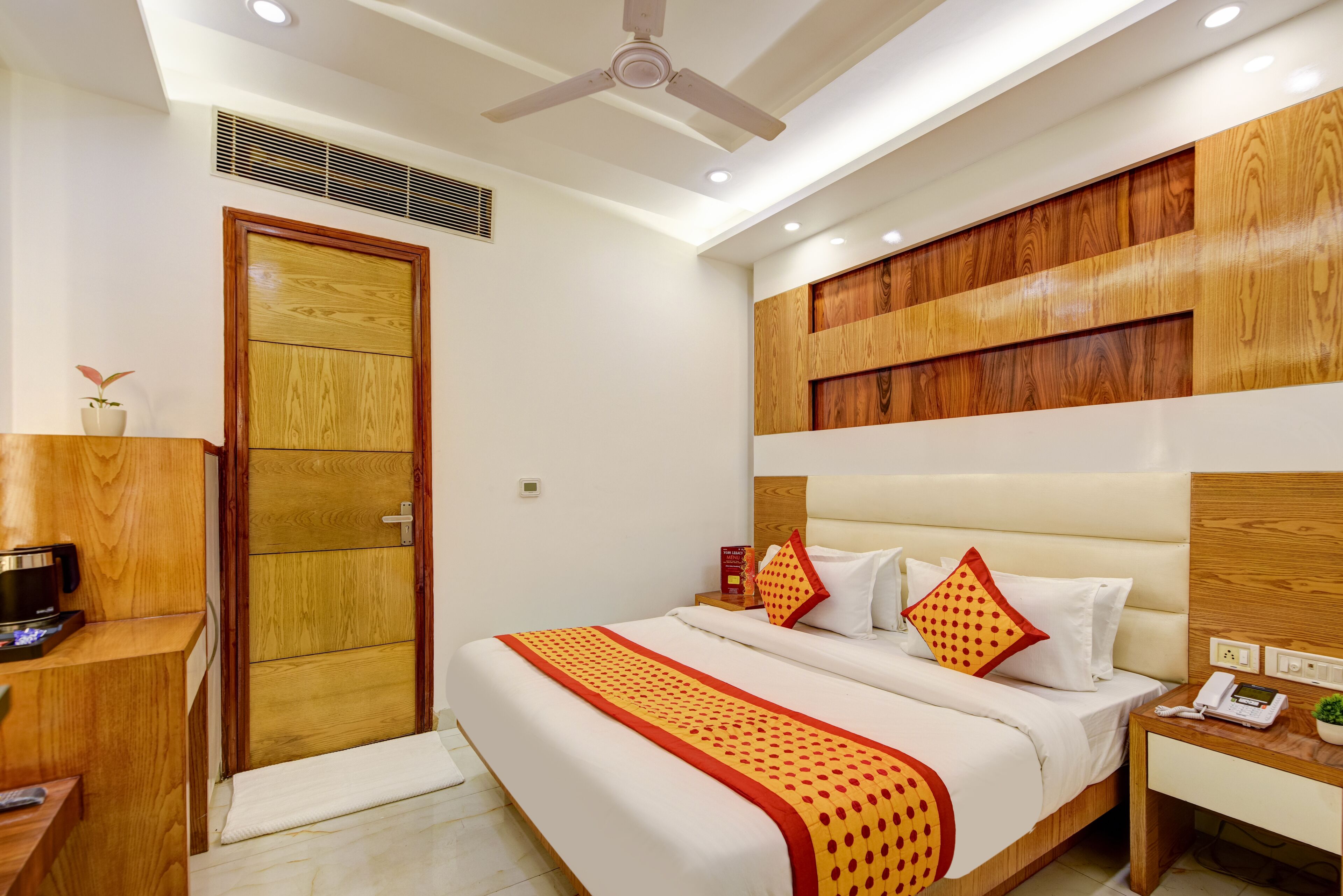 Foto - The York Legacy Hotel - 2 Minutes Walk From New Delhi Railway Station