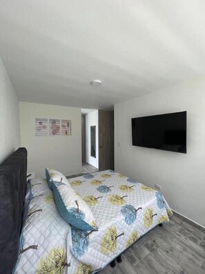 3 chambres, fer et planche à repasser, Wi-Fi gratuit, draps fournis