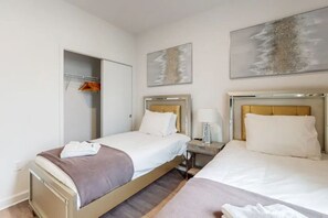5 Schlafzimmer, Bügeleisen/Bügelbrett, kostenloses WLAN, Bettwäsche
