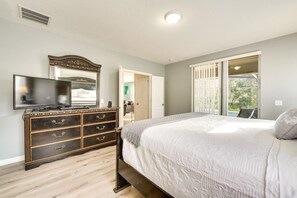 6 bedrooms, iron/ironing board, free WiFi, bed sheets