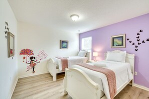 6 bedrooms, iron/ironing board, free WiFi, bed sheets