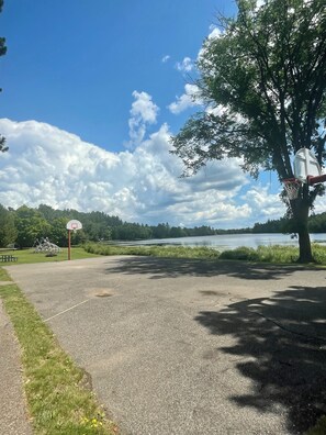 Property grounds - Cozy Lakefront Cabin🌞Experience the beauty of the real UP! (Champion)
