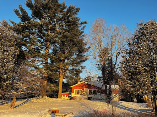 ☃️Cozy Lakefront Cabin on trail 8❄️ 🌨️Experience the true beauty of the real UP!