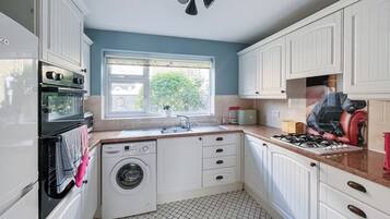 Fridge, microwave, oven