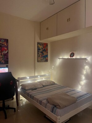 1 chambre, fer et planche à repasser, Wi-Fi, draps fournis