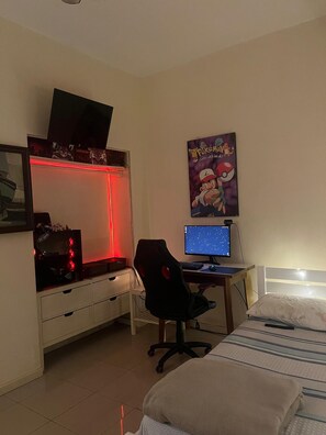 1 chambre, fer et planche à repasser, Wi-Fi, draps fournis