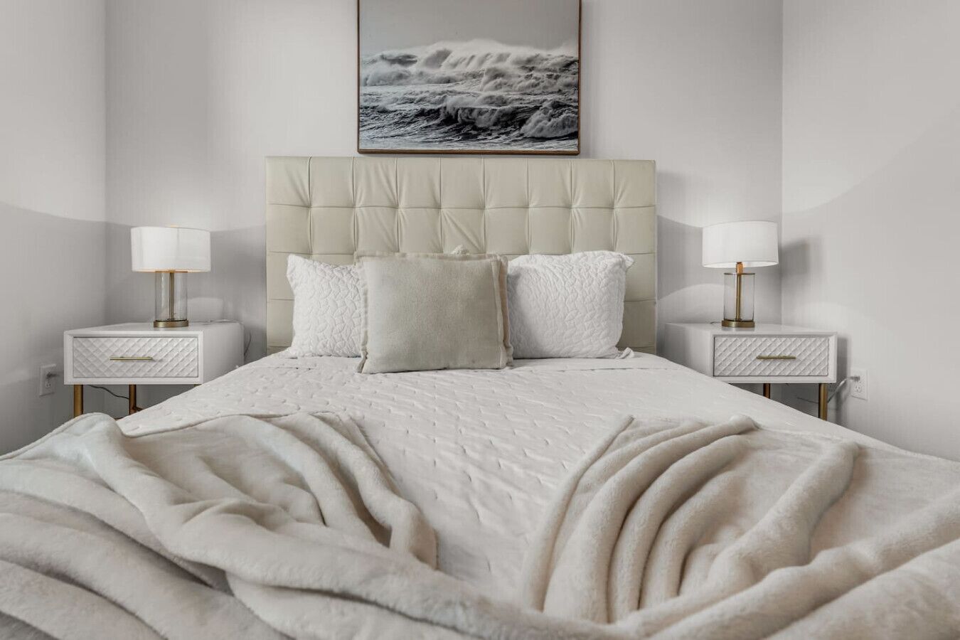 3 bedrooms, desk, iron/ironing board, travel crib