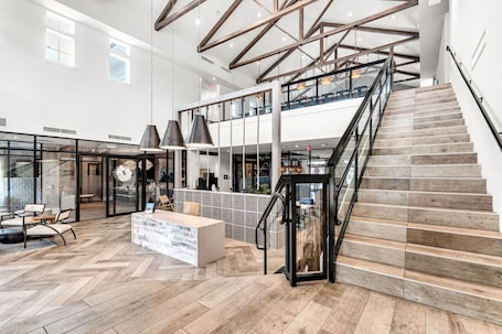 Lobby. Sun-Kissed Sanctuary: Family-Friendly 3 Bed Oasis