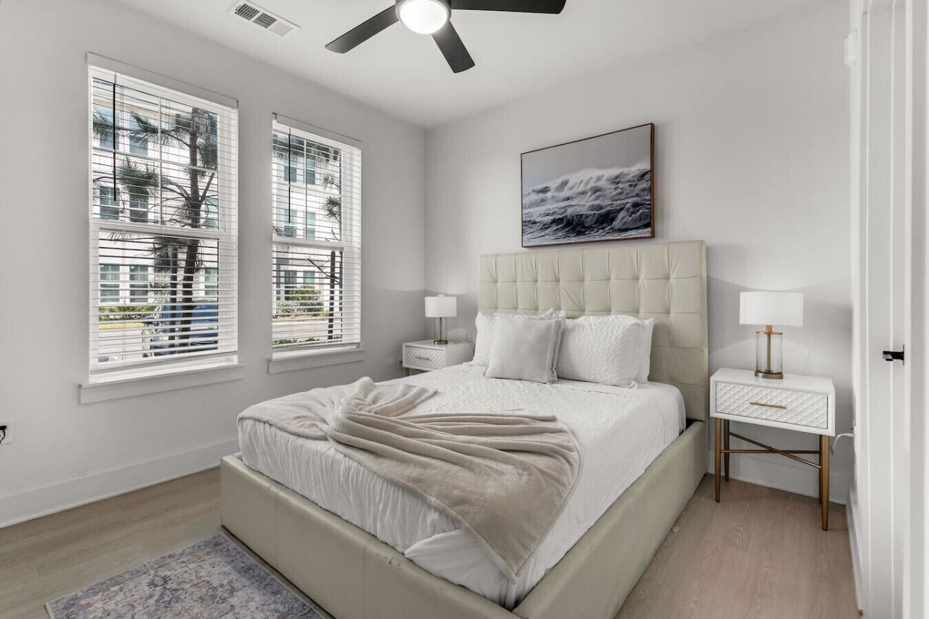 3 Schlafzimmer, Schreibtisch, Bügeleisen/Bügelbrett, Reisekinderbett