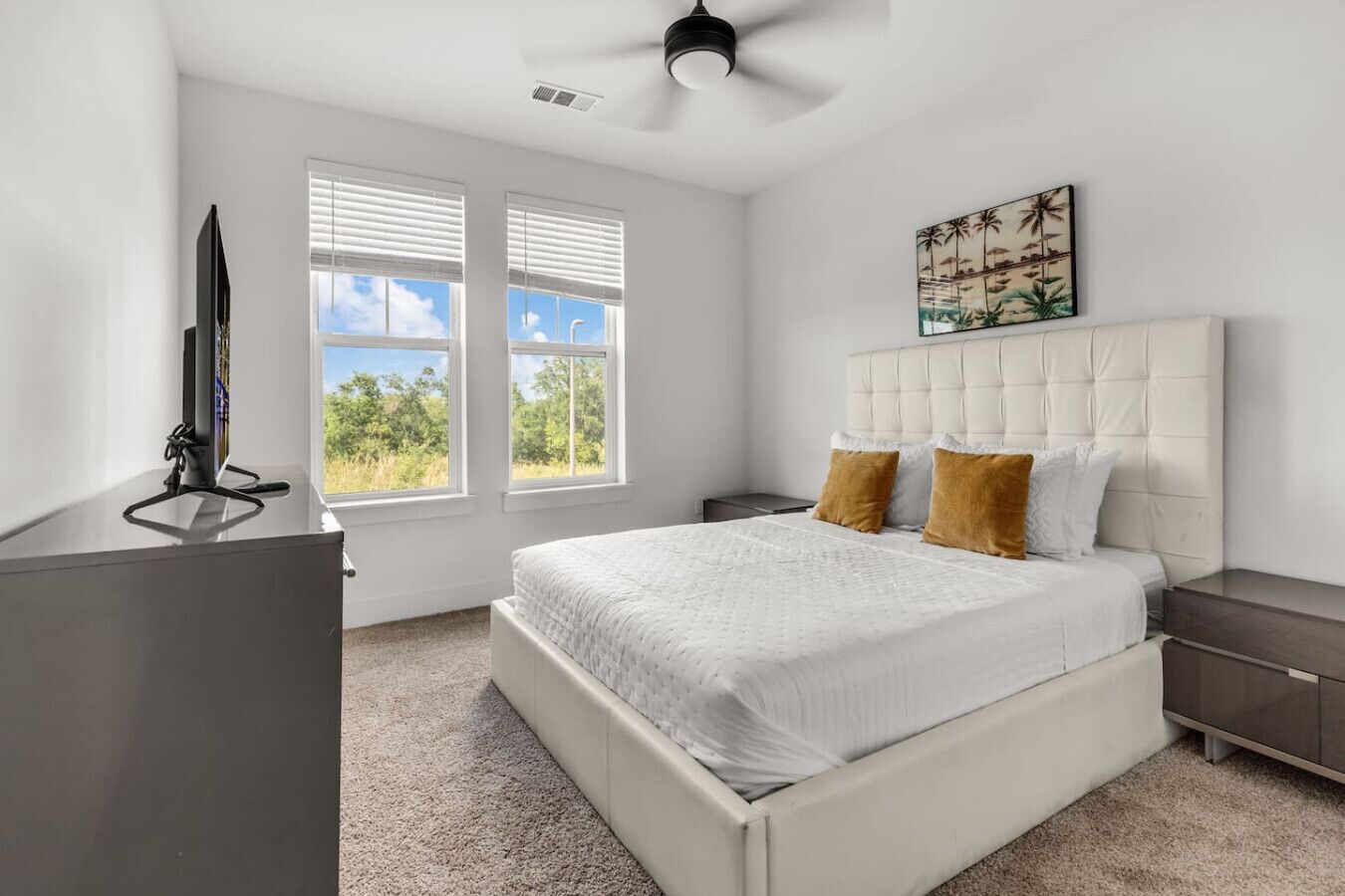 3 Schlafzimmer, Schreibtisch, Bügeleisen/Bügelbrett, Reisekinderbett