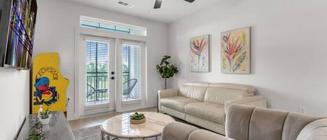 Smart TV, videojuegos y libros