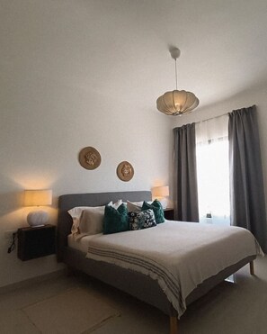 2 Schlafzimmer, Schreibtisch, Bügeleisen/Bügelbrett, WLAN