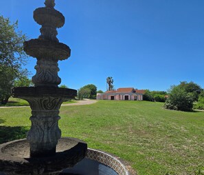 Property grounds - 7-bedroom MANSION in 4.5 Acres Corpus Christi pool, Tennis court (Corpus Christi)