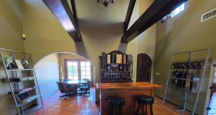 7-bedroom MANSION in 4.5 Acres Corpus Christi pool, Tennis court