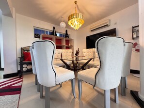 Dining - Cozy 5 bedroom Family Retreat in Nyali (Mombasa)