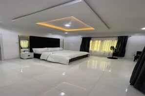 5 chambres, bureau, fer et planche à repasser, Wi-Fi