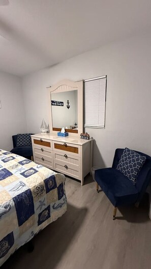 4 bedrooms, desk, iron/ironing board, travel cot