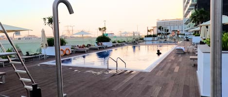 Piscine extérieure, piscine chauffée