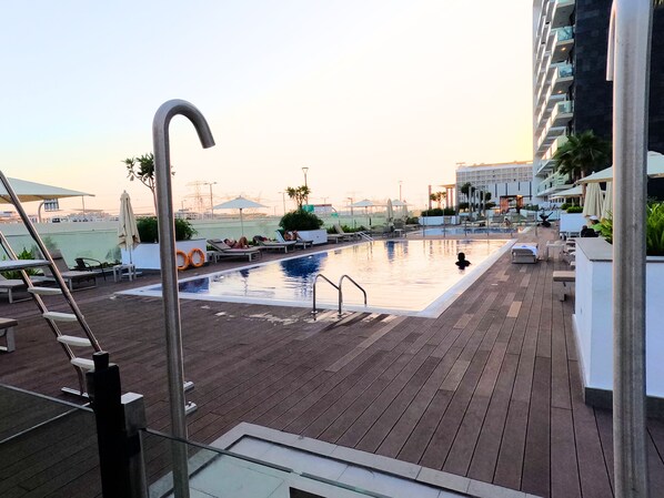 Outdoor pool, a heated pool