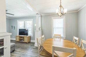 Dining - Cozy Bungalow near Downtown Pensacola: Game Room, Patio + Fire Pit, 3 Bedroom! (Pensacola)