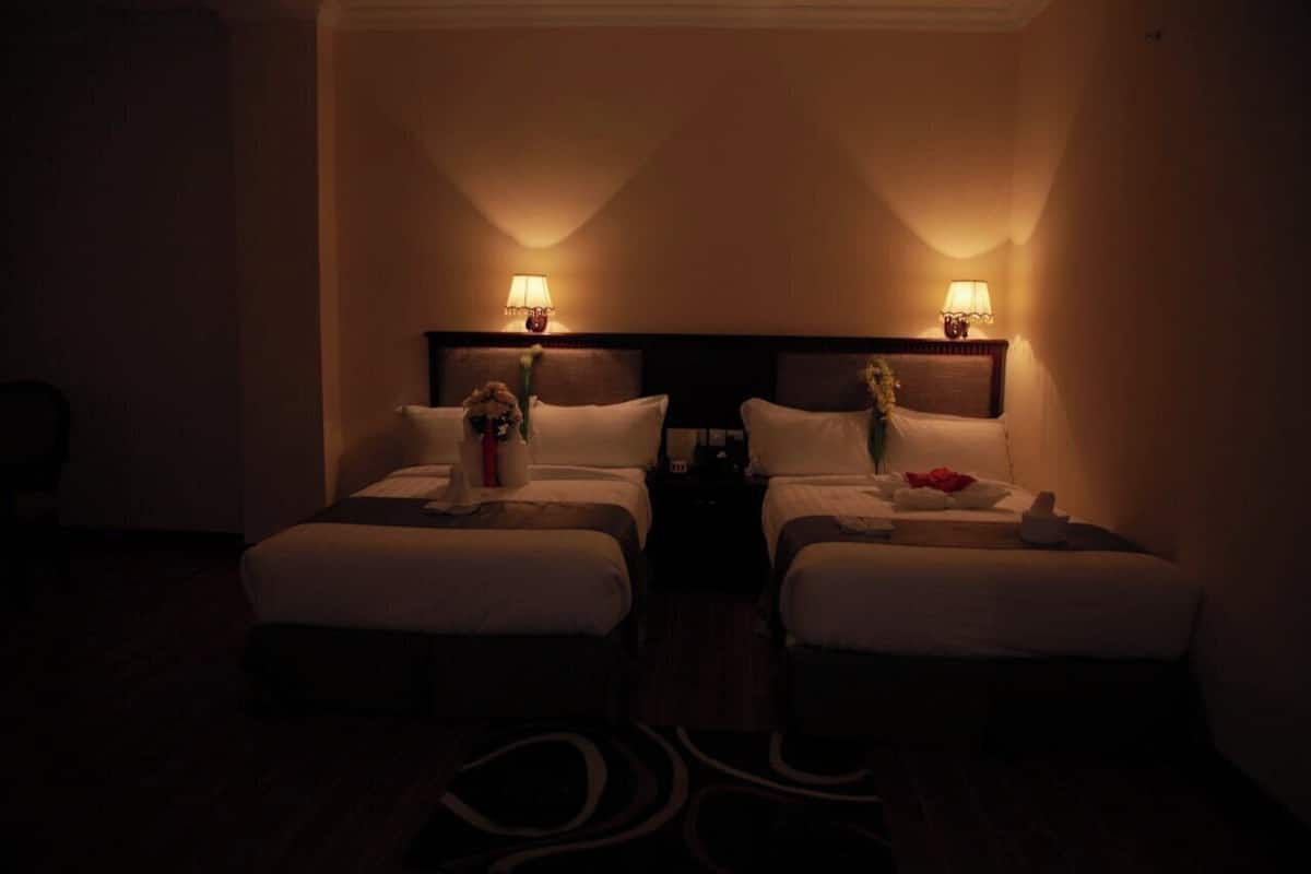 Standard Twin Room | 1 bedroom, in-room safe, desk, iron/ironing board