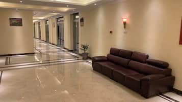 Junior-Suite, Stadtblick | 1 Schlafzimmer, Zimmersafe, Schreibtisch, BĂŒgeleisen/BĂŒgelbrett