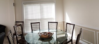 Spacious 6BR Retreat in Fabulous Severn, Fitness Room, AC & Fast WiFi!