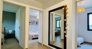 4 habitaciones, tabla de planchar con plancha, wifi y ropa de cama