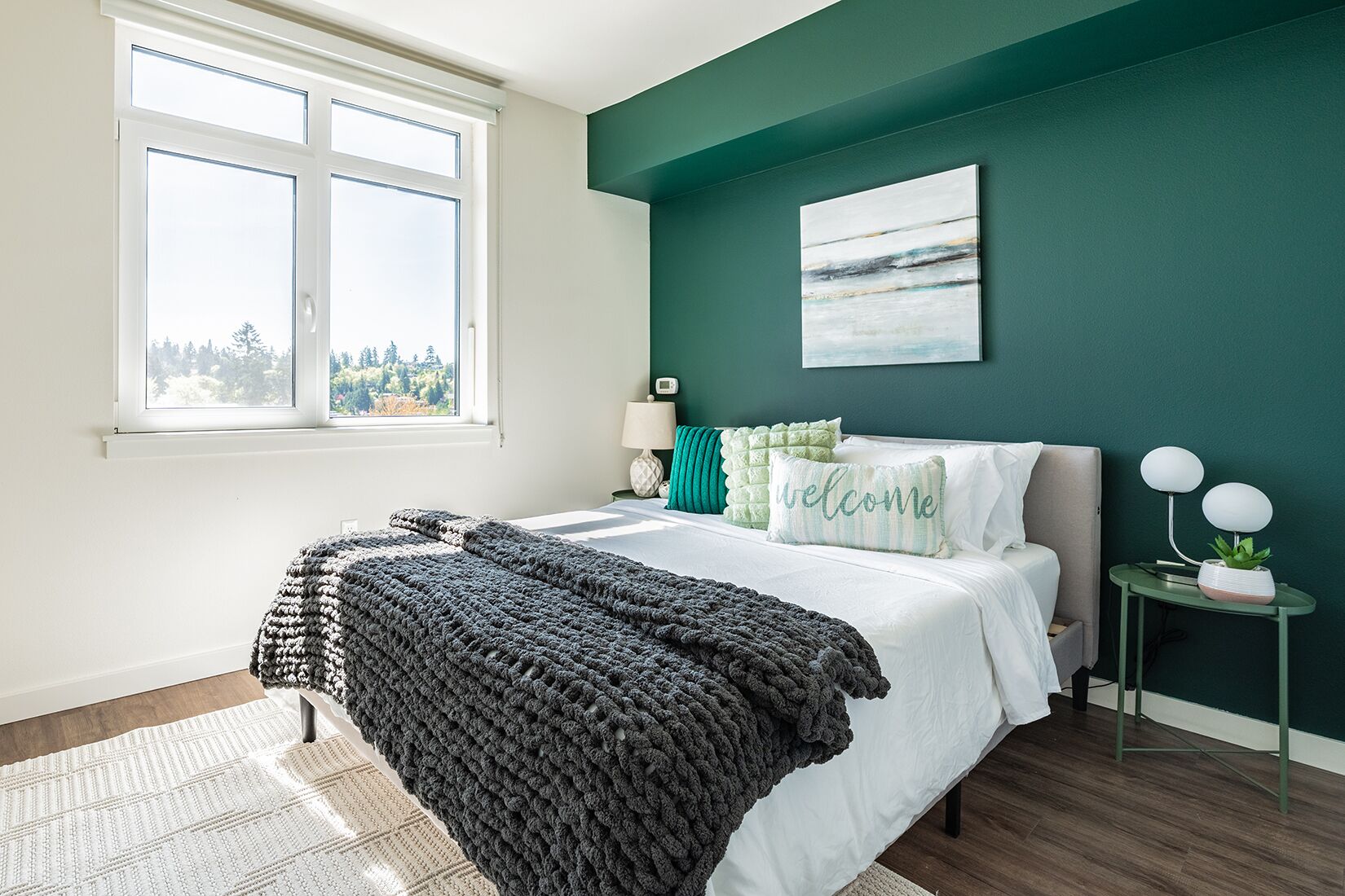 2 多间卧室、办公桌、免费 WiFi