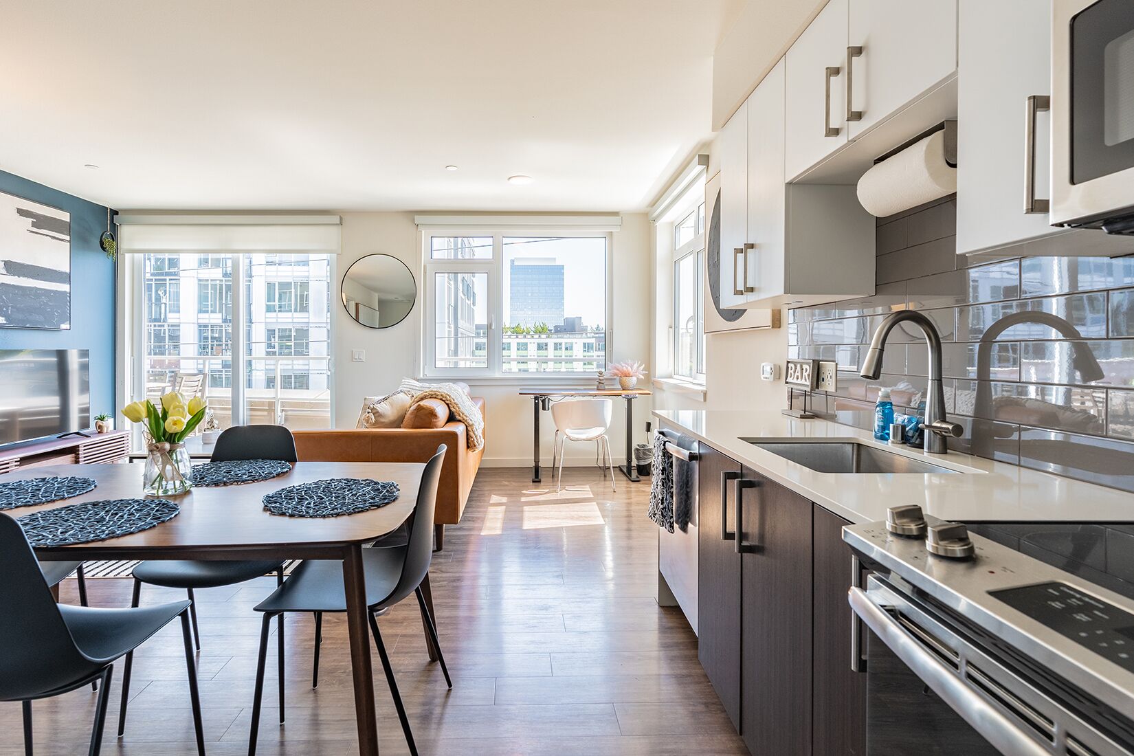 Refrigerador, microondas, horno y parrilla de estufa 