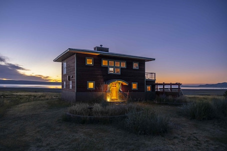 Exterior. Summer Lake Lookout cabin in the Oregon Outback