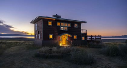 Summer Lake Lookout cabin in the Oregon Outback