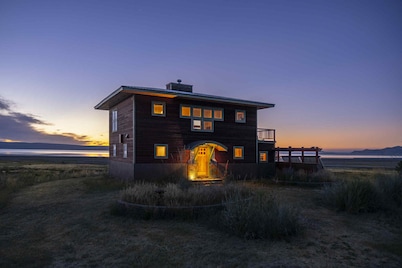 Summer Lake Lookout cabin in the Oregon Outback