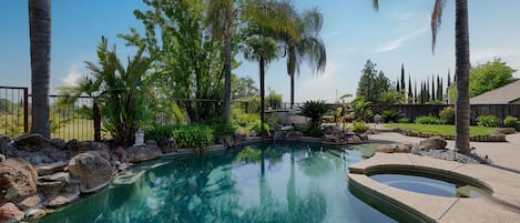 屋外プール、温水プール