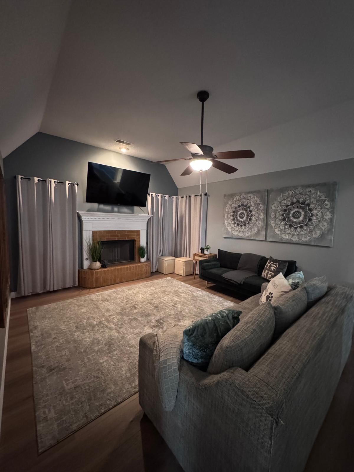 Smart-tv en een open haard