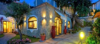 Bachelorette party with a 360-degree panoramic toast (up to 40 people).